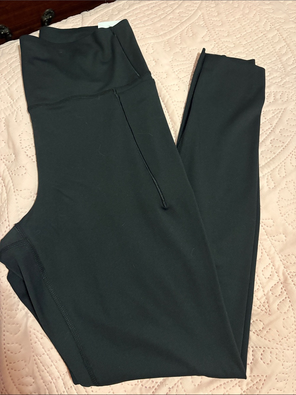 PINK Victoria's Secret black relay classic Leggings